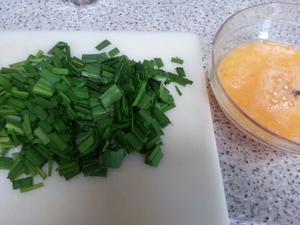 韮菜炒鸡蛋的做法 步骤3