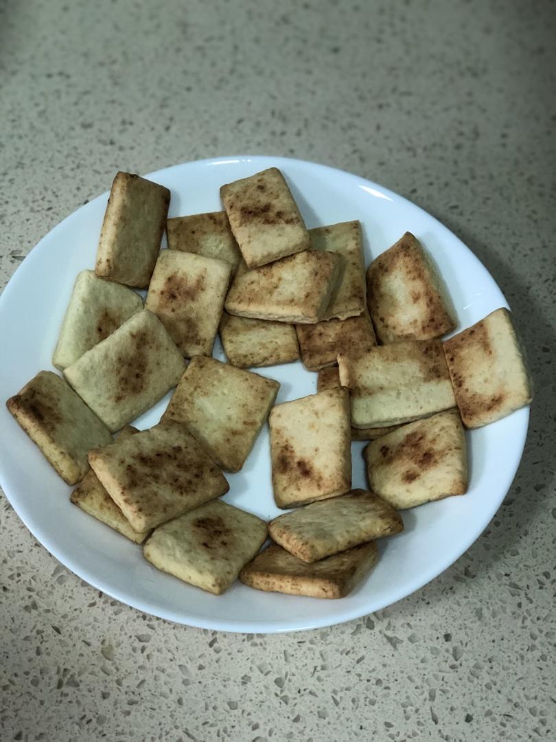 牛奶方块小饼干