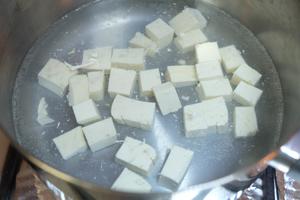 奶白豆腐鲫鱼汤的做法 步骤2