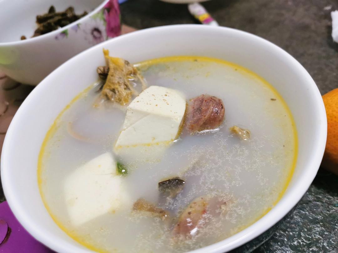 河蚌豆腐汤-春天喝碗河蚌汤，夏天不生痱子不长疮