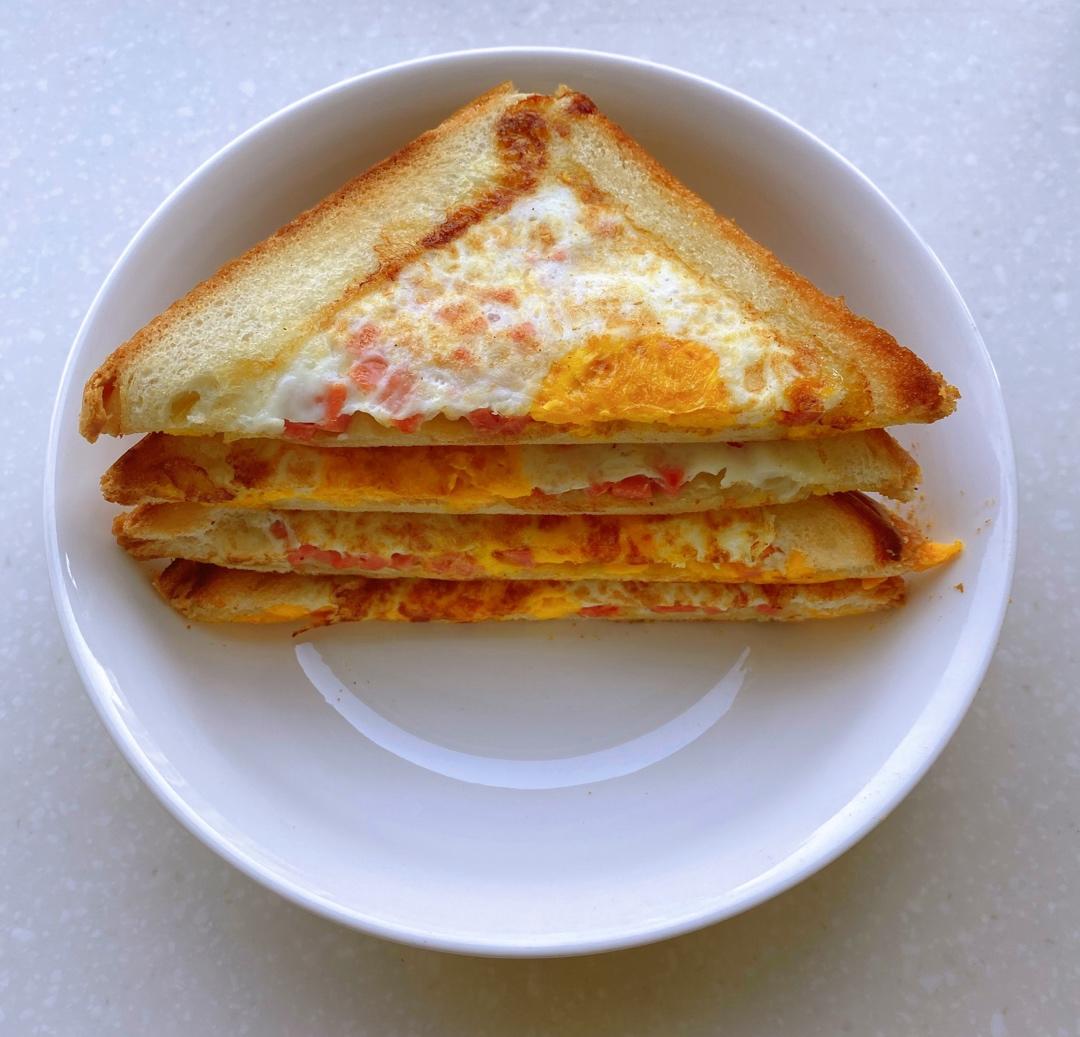 家有儿女1215做的早餐快手鸡蛋芝士面包片