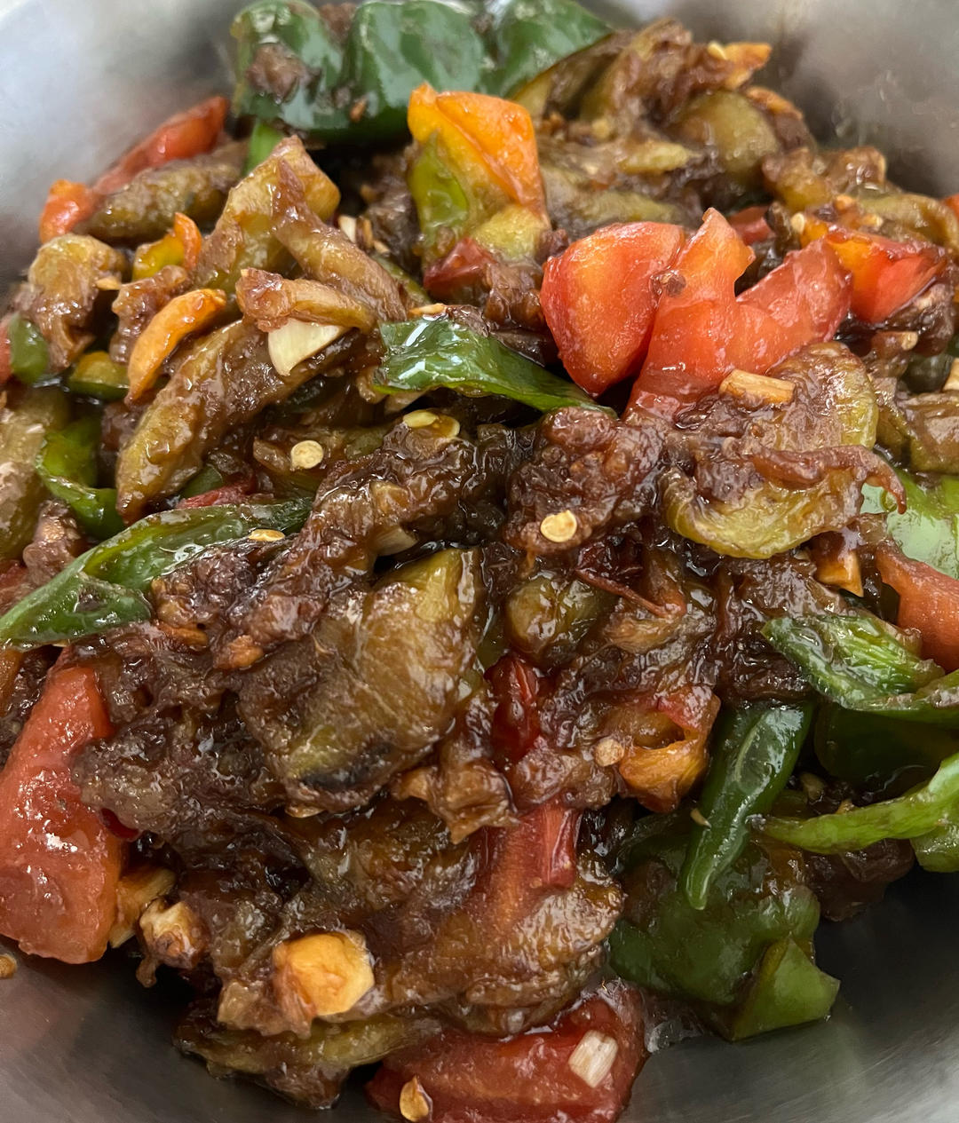 红烧茄子（佐西红柿尖椒）