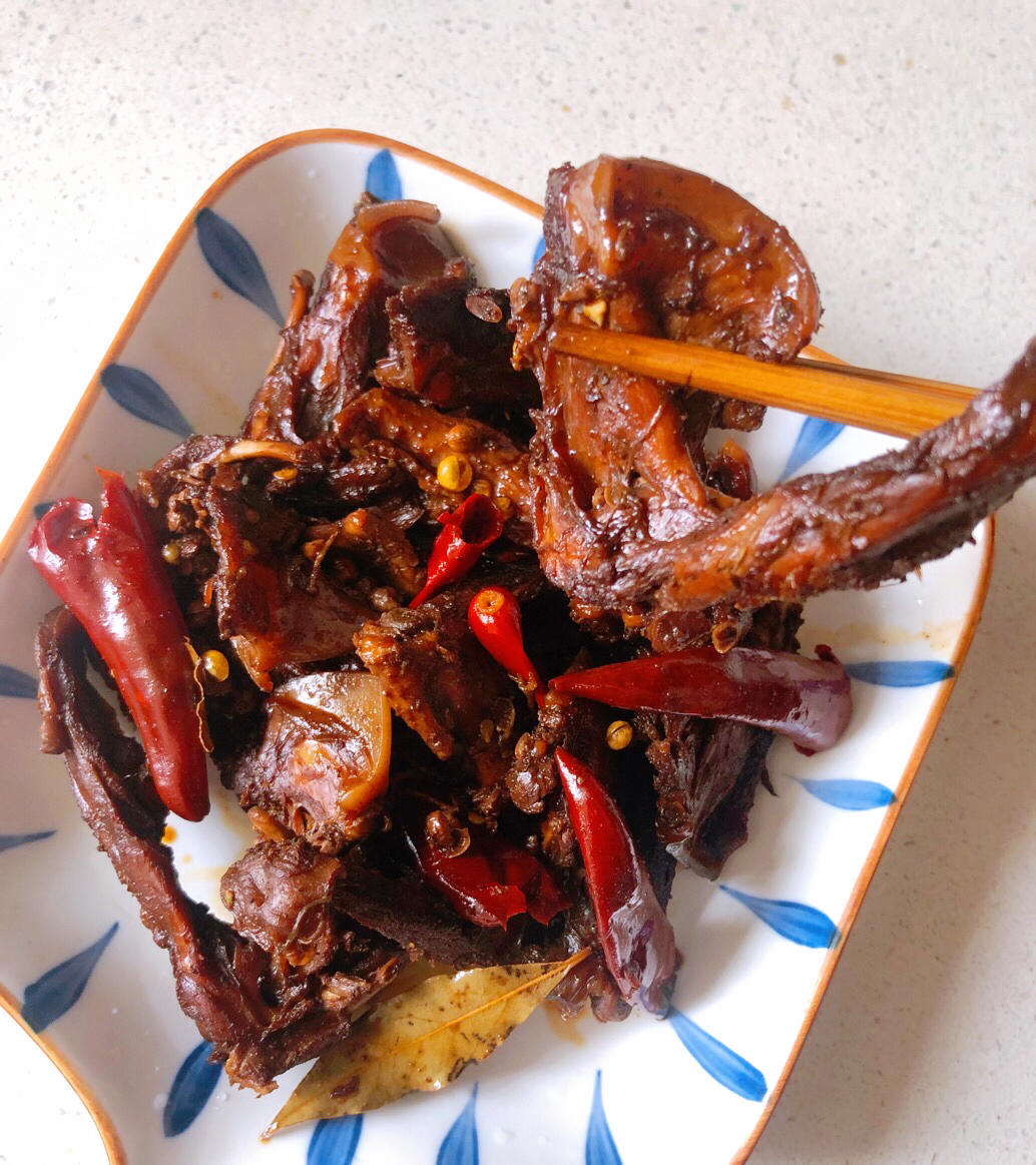 麻辣鸭锁骨（不输周黑鸭）