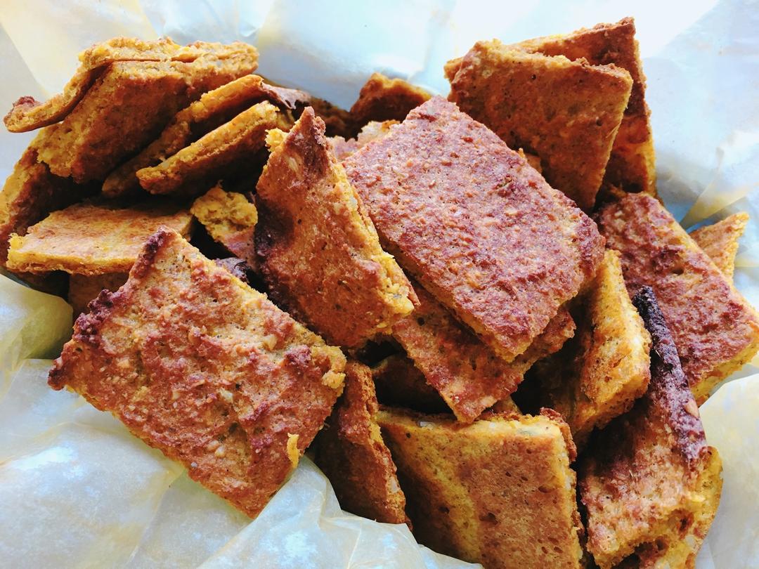 胡萝卜坚果薄饼丨健康·零食<好好吃饭1>