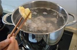 莲藕腔骨汤的做法 步骤11