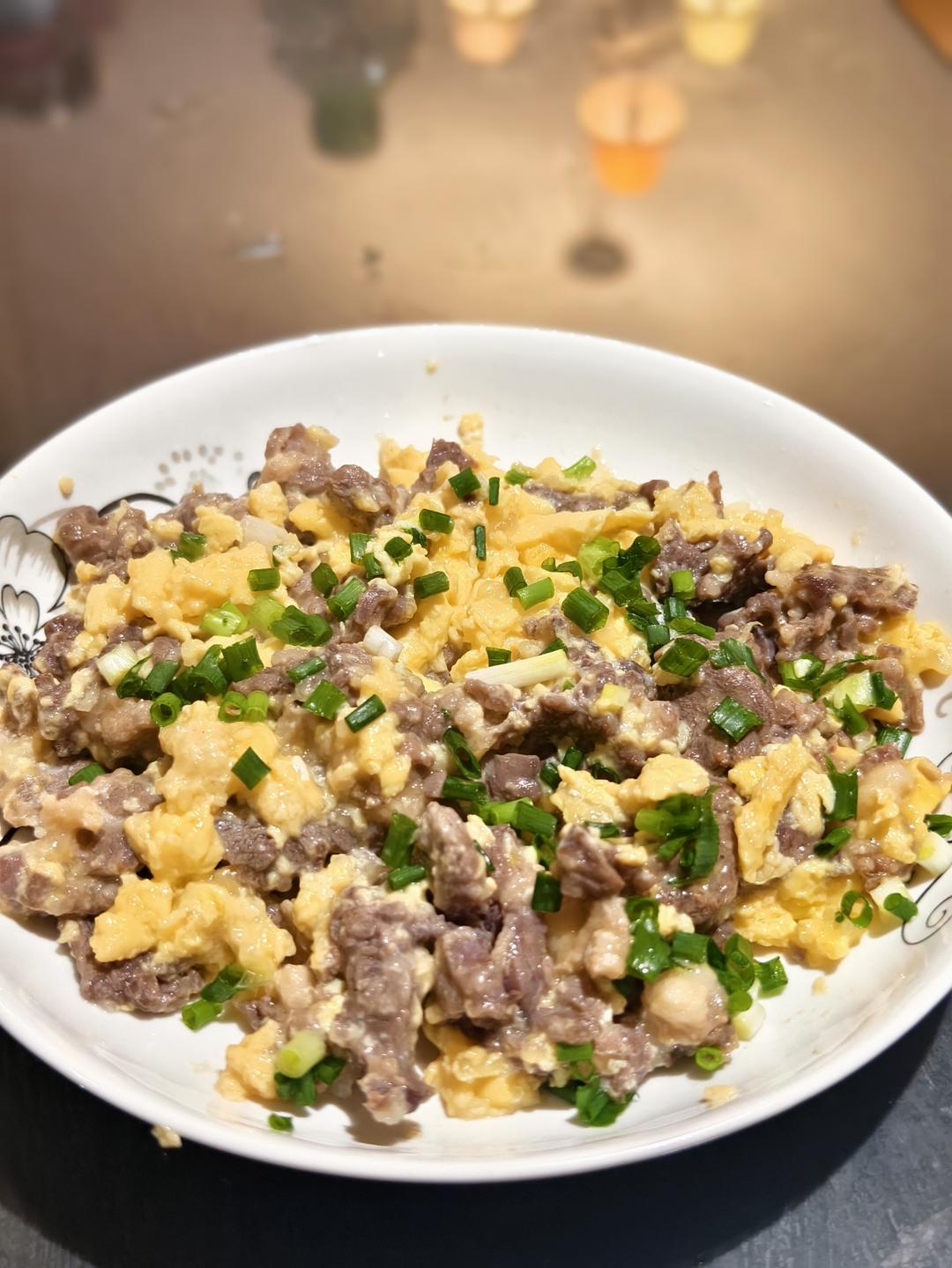 厨师长教你：“滑蛋牛肉”的家常做法，简单实用，健康美味