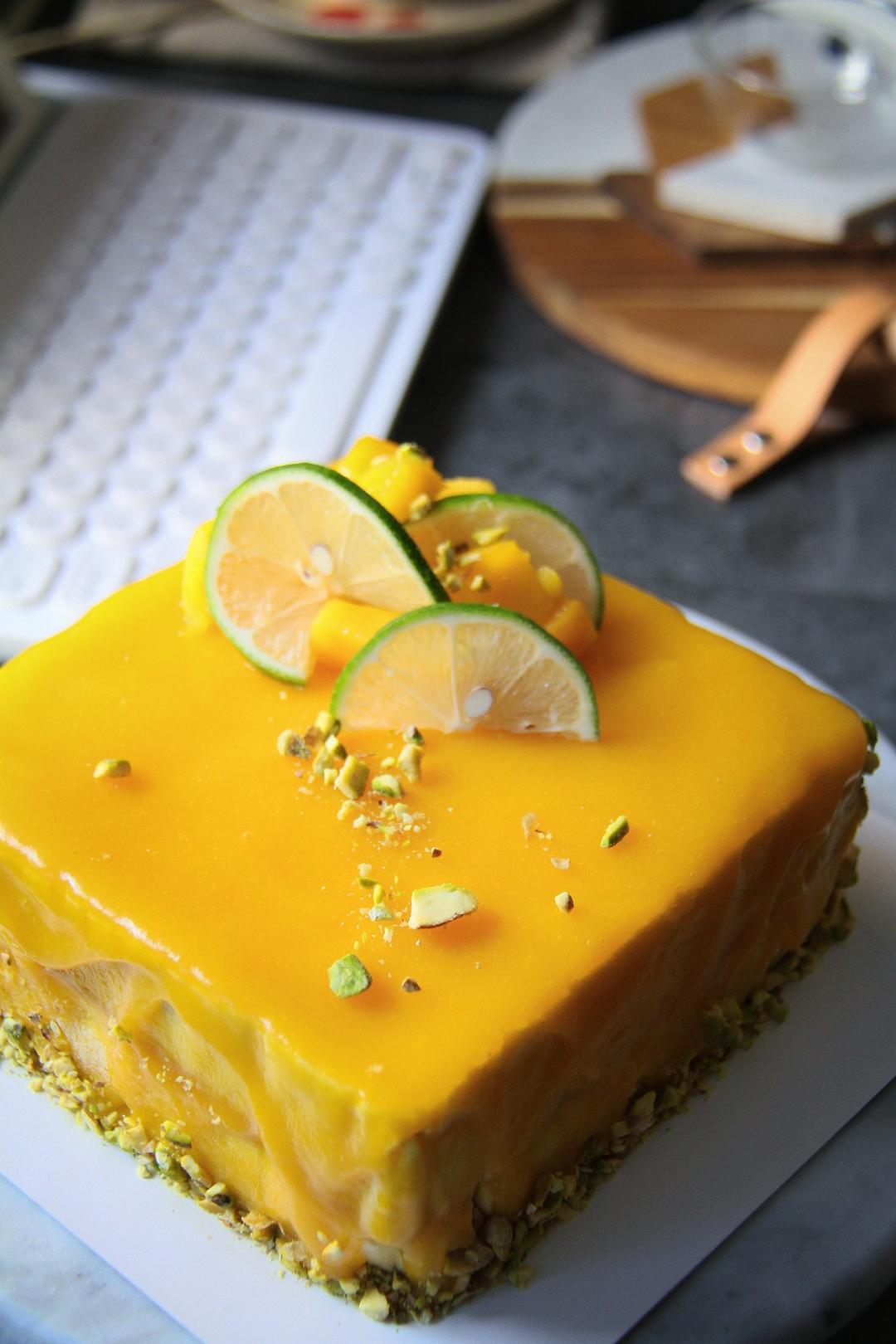 三分钟半夏做的料超足的芒果慕斯蛋糕