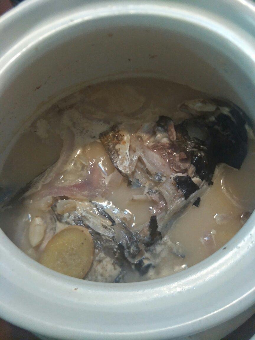 砂锅焗三文鱼头