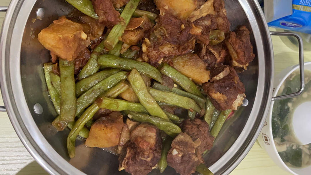 硬菜代表--排骨炖豆角土豆（豆角焖面胚子）