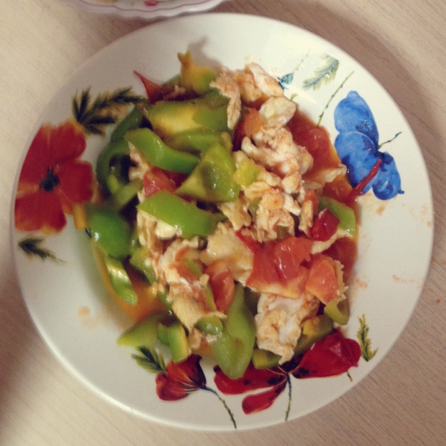 番茄辣椒炒鸡蛋