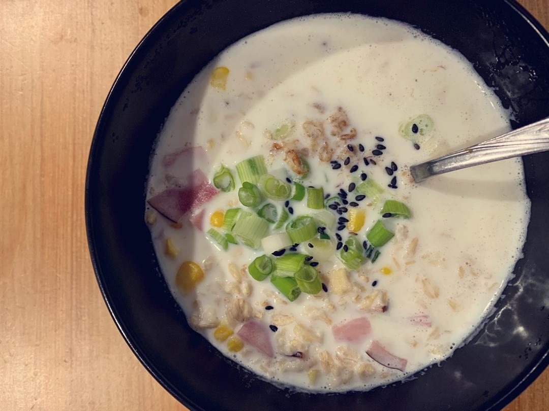 咸味蔬菜火腿燕麦粥