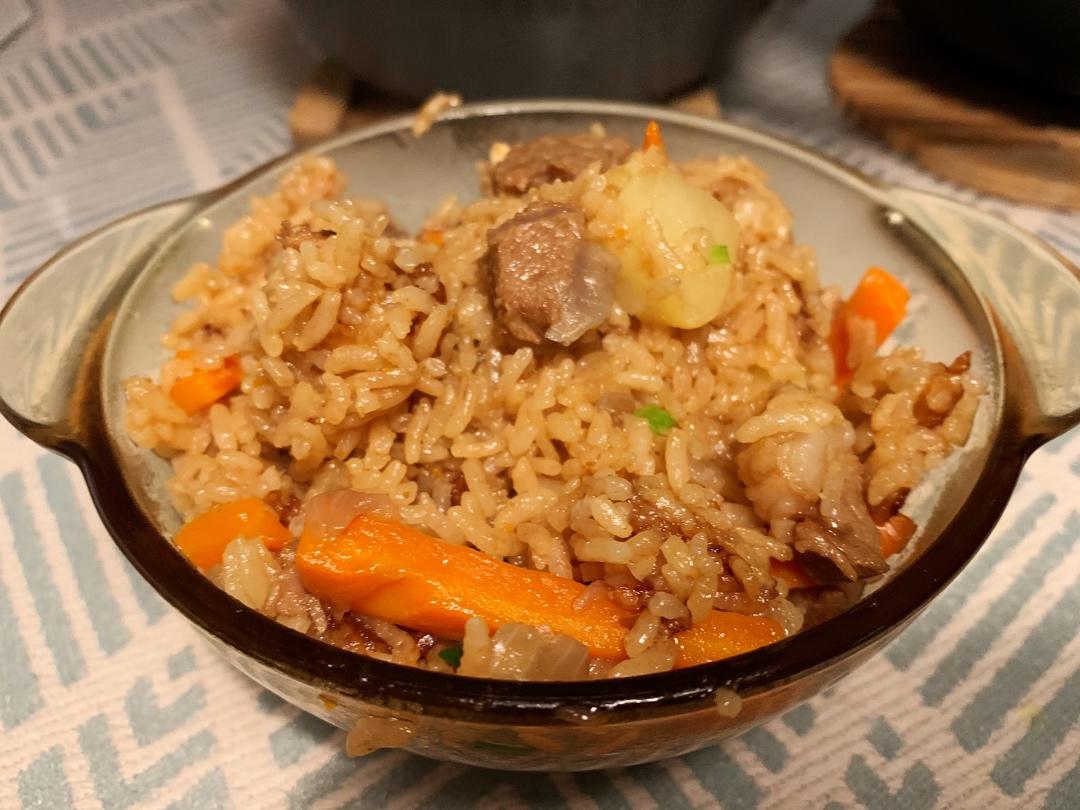喷香羊肉焖饭