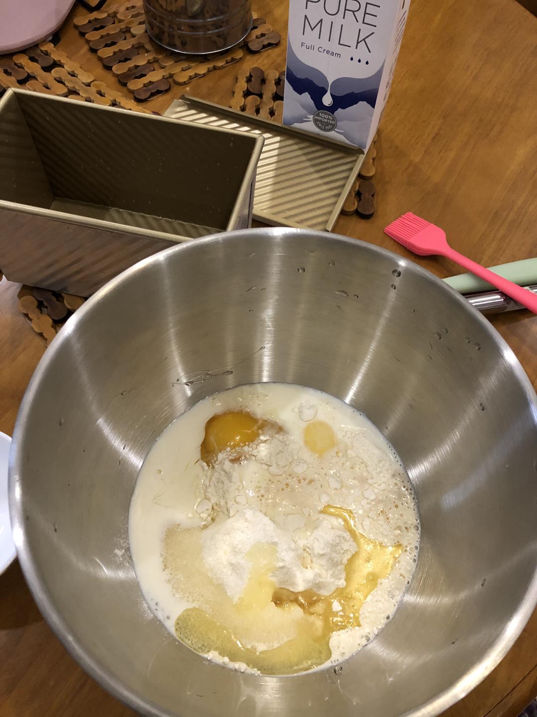 纯奶手撕吐司的做法 步骤1