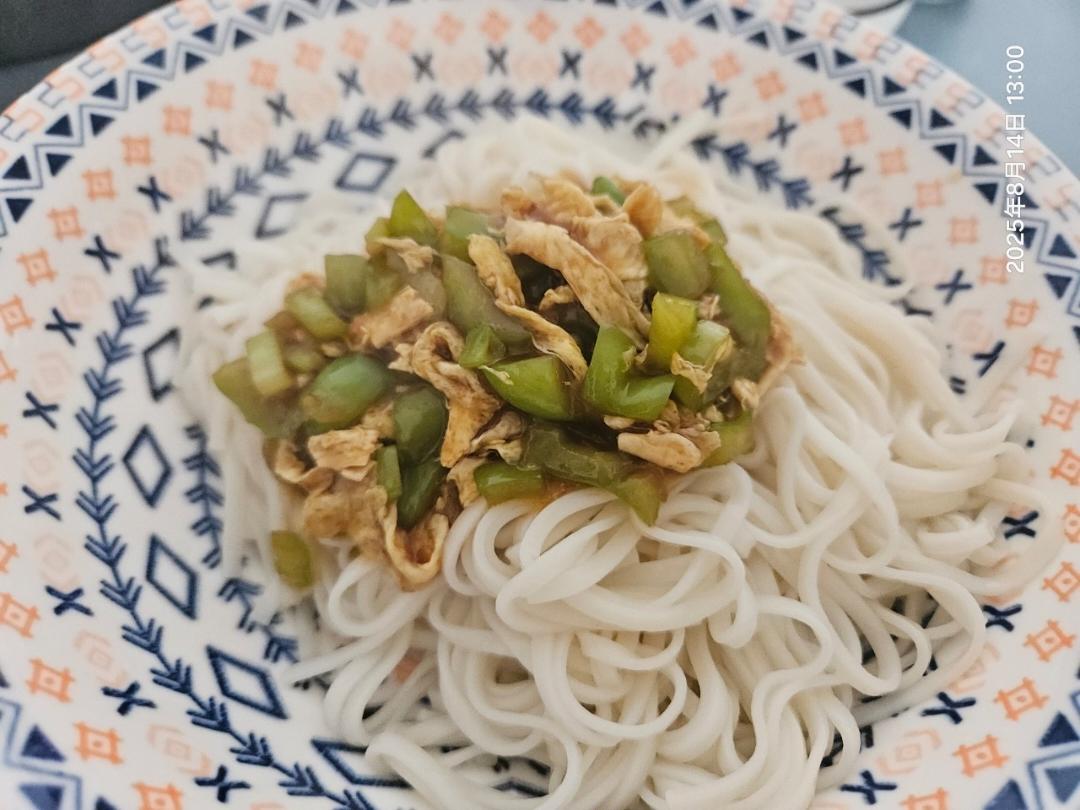 尖椒鸡蛋打卤面