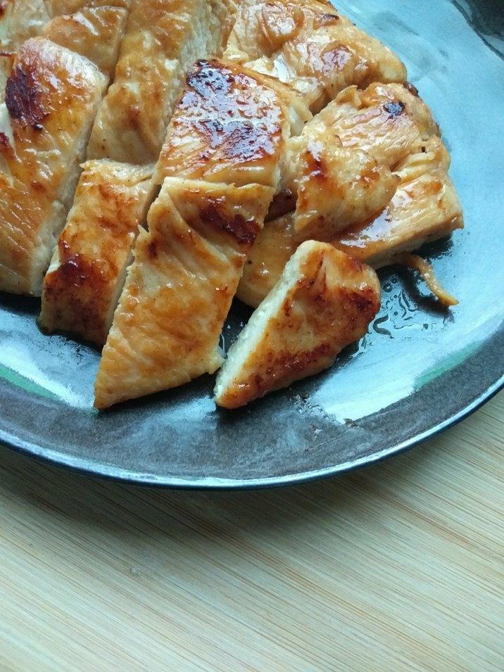 酷炫屌炸天好吃的煎鸡胸肉（香蒜蜂蜜煎鸡胸肉）