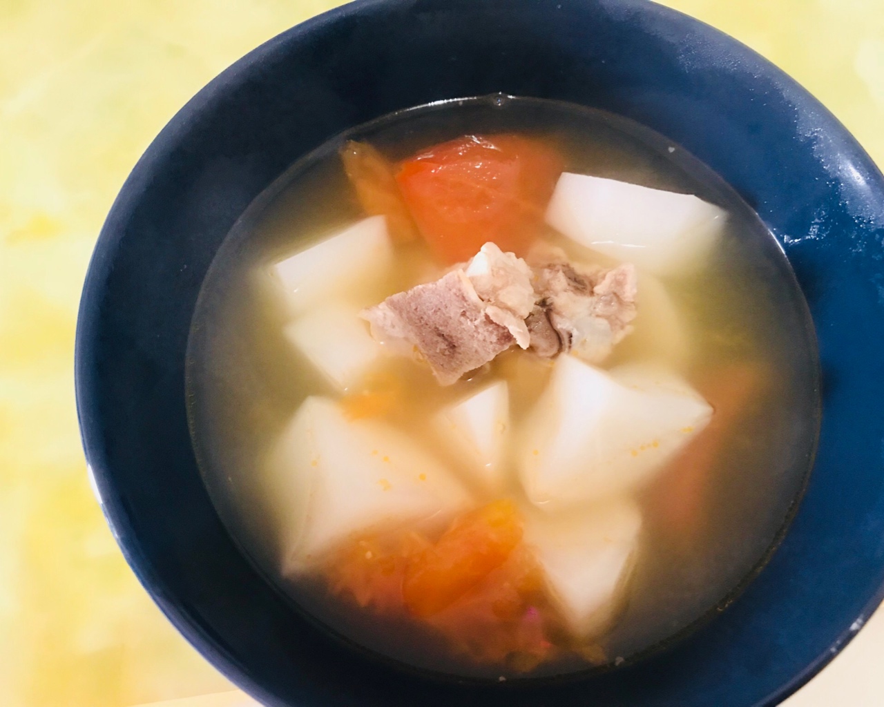 冬日暖心萝卜番茄排骨汤的做法