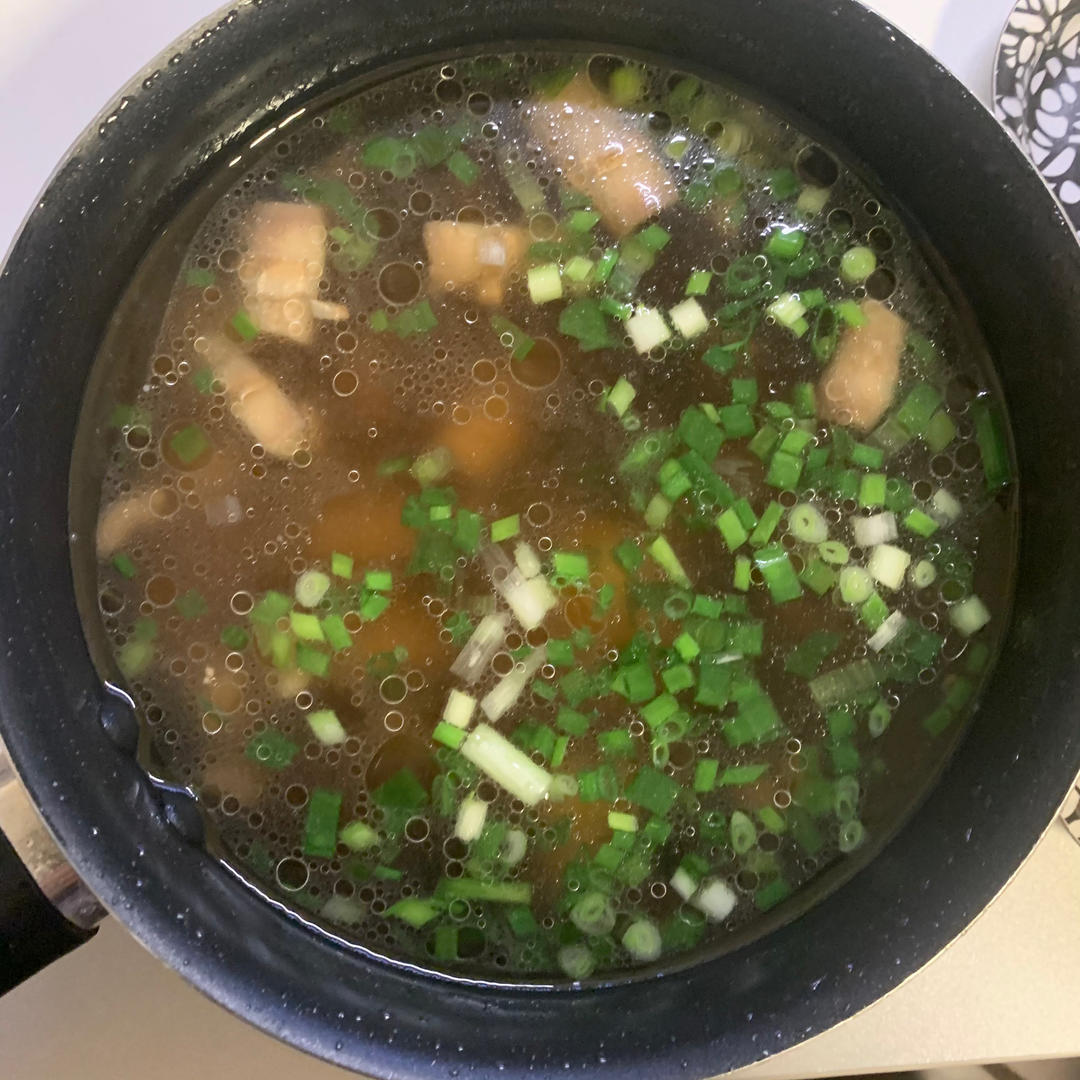 明明是素汤 却鲜得像鸡汤一样的「口蘑汤」