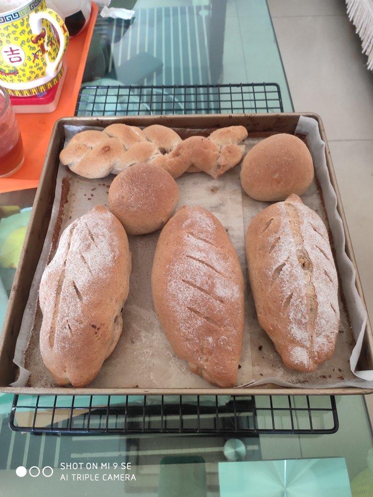 红豆/肉松麻薯软欧面包+石榴茶【曼食慢语】