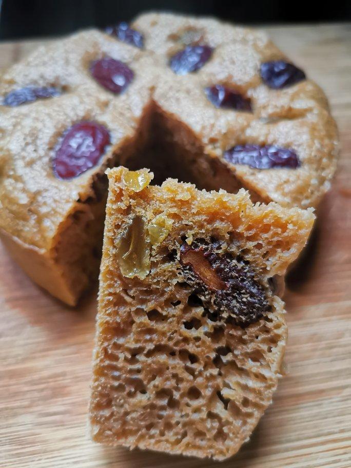 Q弹柔软的红糖葡萄干发糕