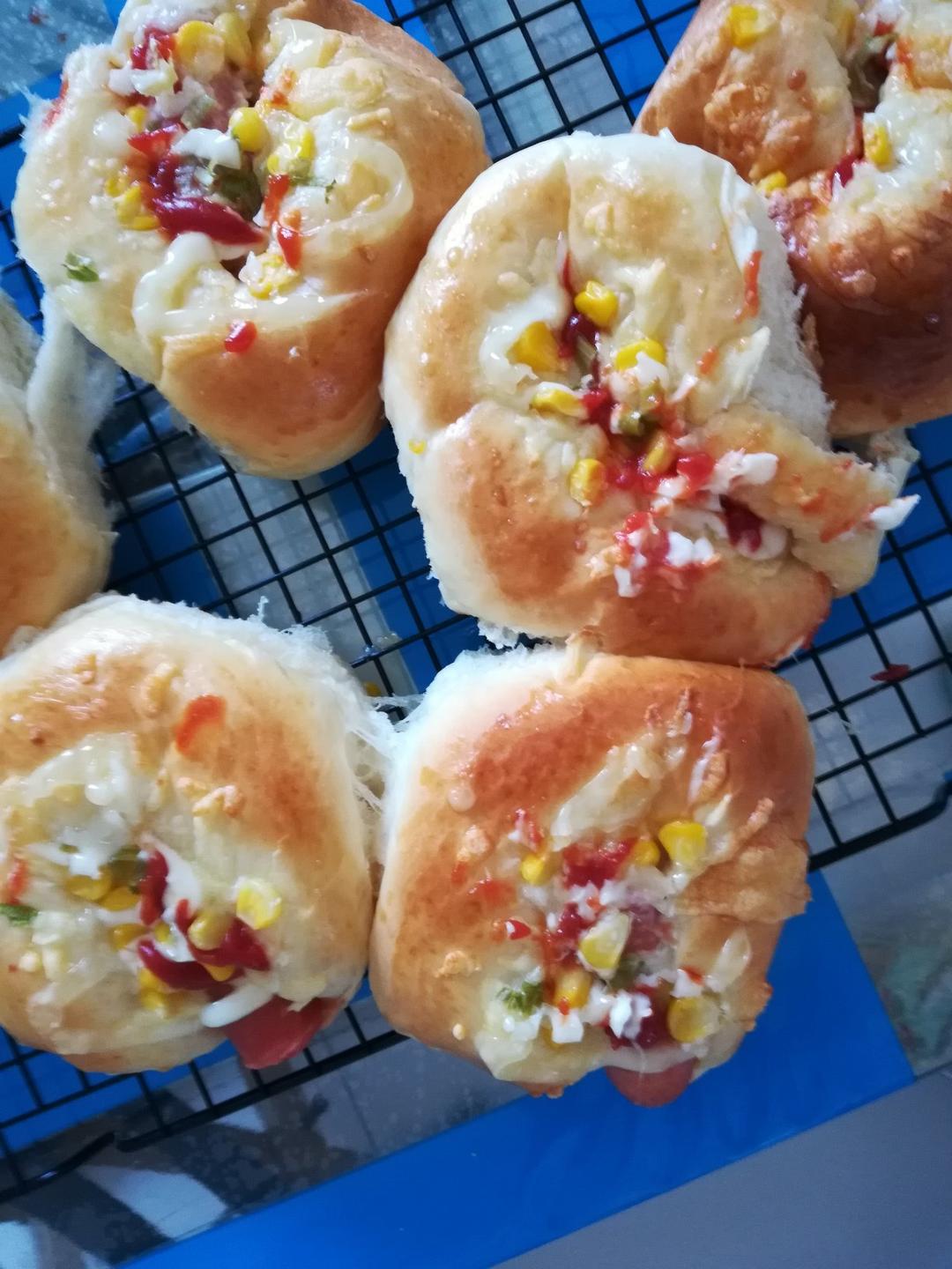 葱香芝士肠仔包