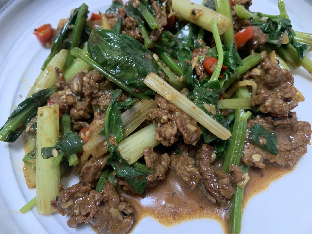 小炒牛肉（肉嫩味香）