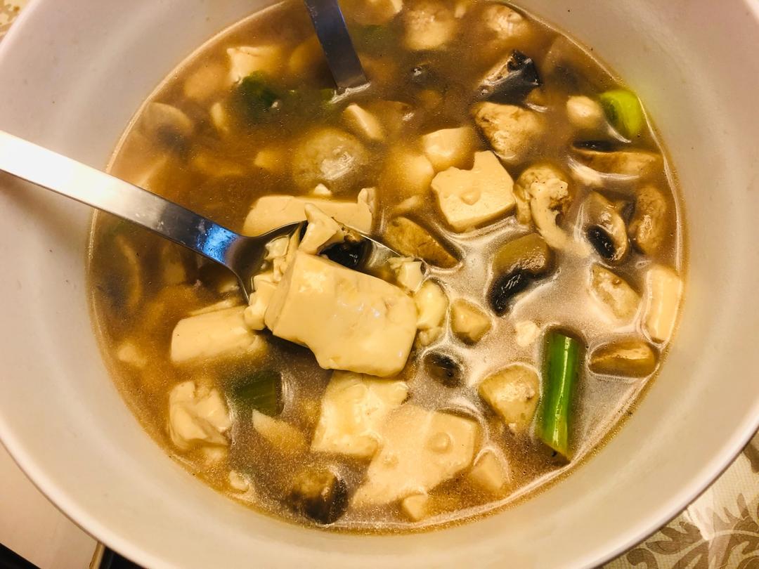 「鲜」口蘑豆腐快手暖汤