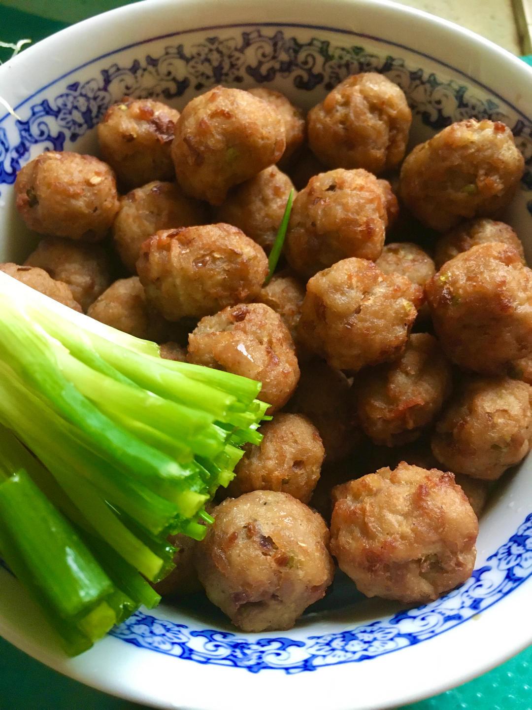 炸猪肉丸子(藕丸子、包含狮子头的做法)