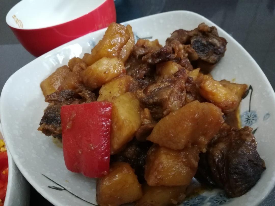 川味土豆烧排骨