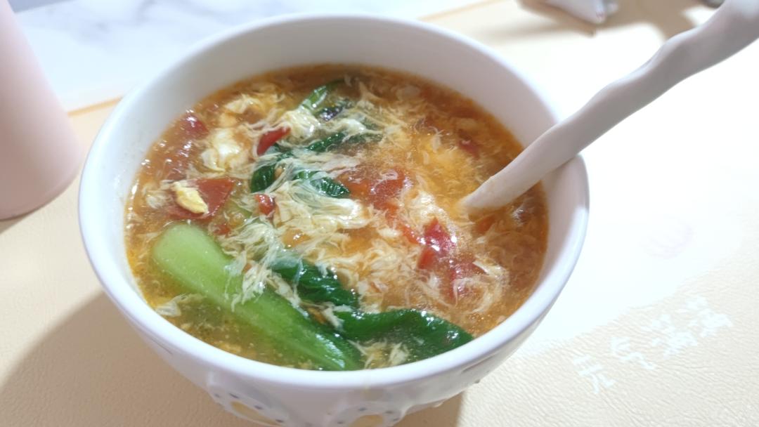 【跟我做不会错】简单又好喝的西红柿鸡蛋汤，家常又营养哦