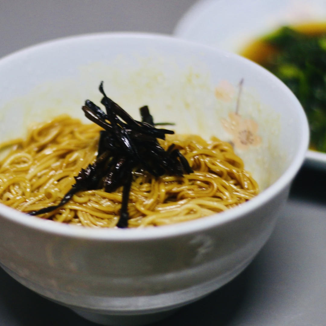 葱油拌面Spring Onion Noodles