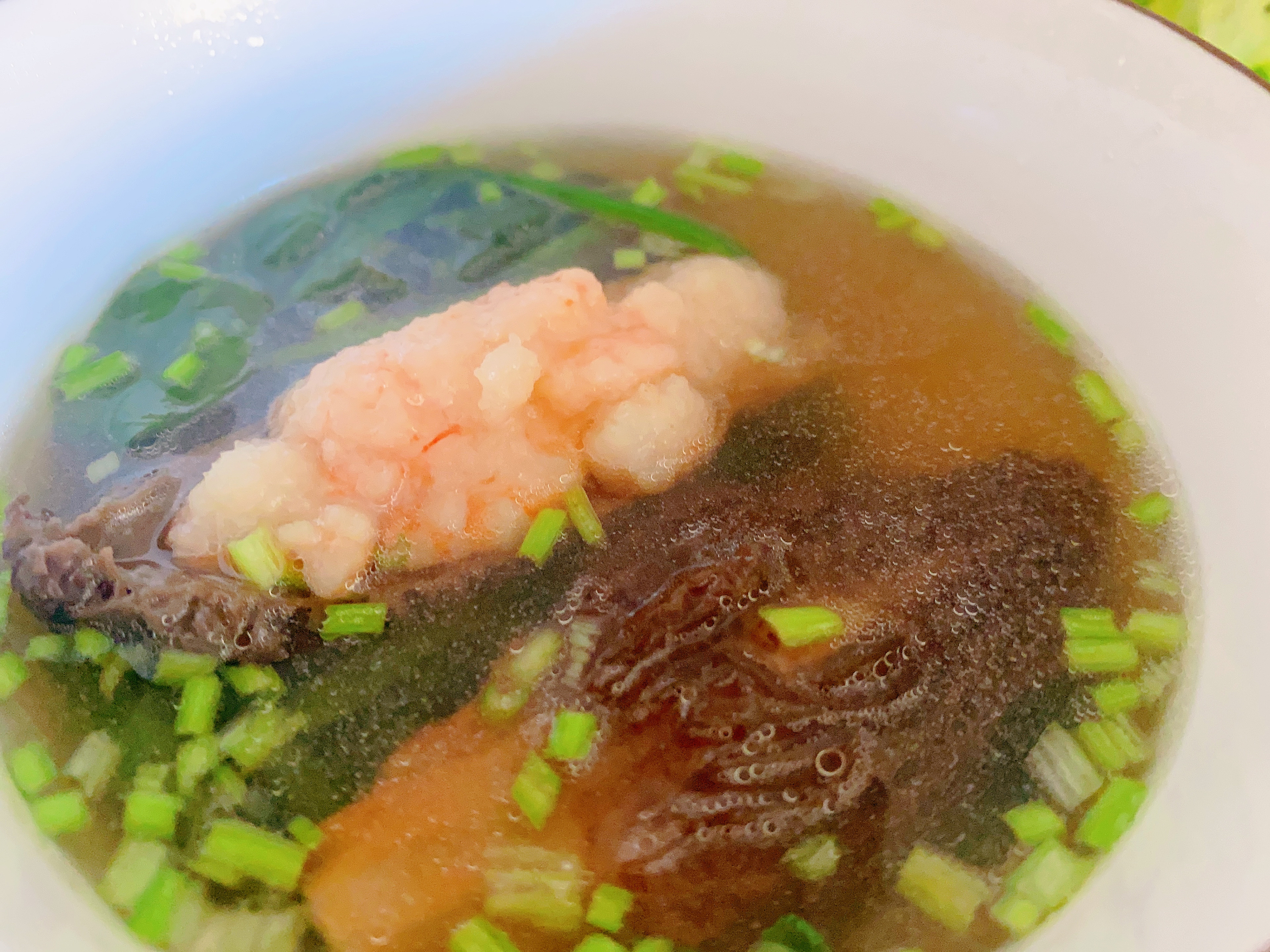 羊肚菌虾滑汤的做法