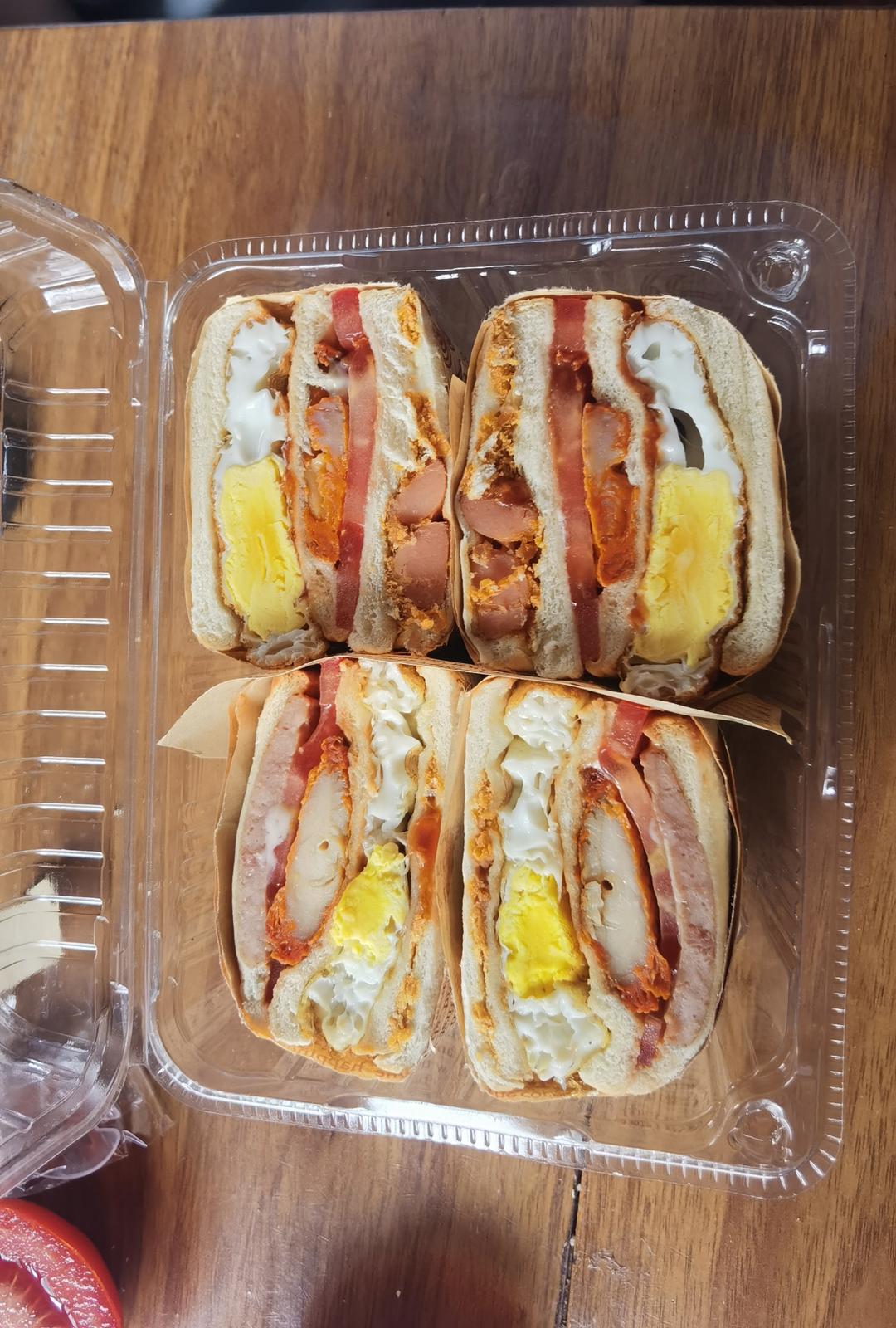 鸡蛋火腿三文治
