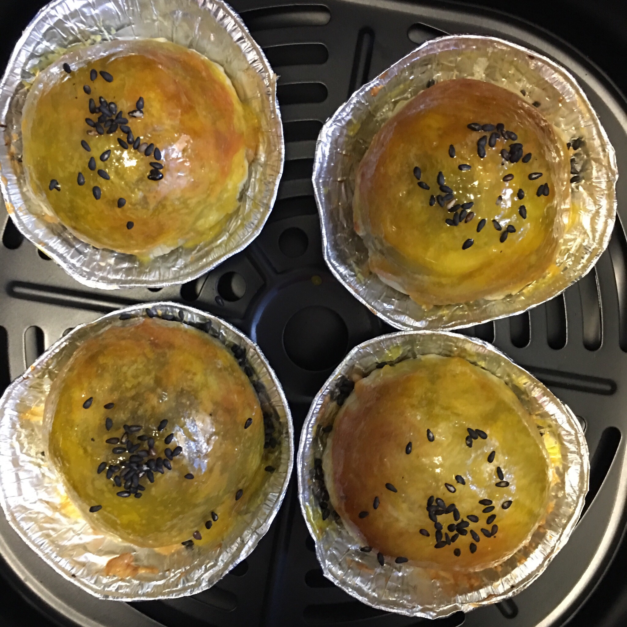 紫薯蛋黄酥的做法 步骤16