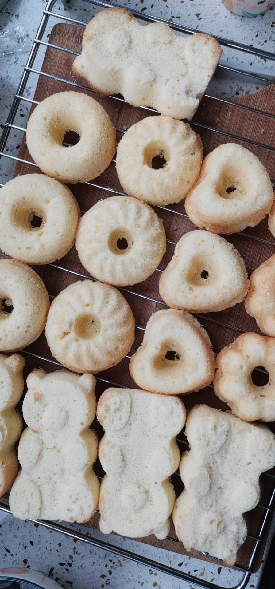 松软可口甜甜圈