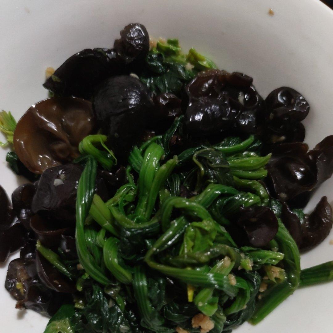 凉拌菠菜(家传秘方)