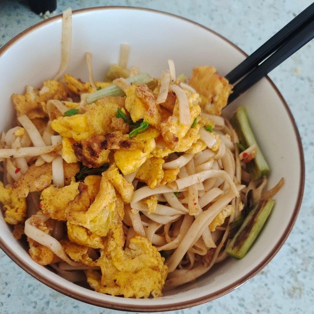 青椒炒挂面