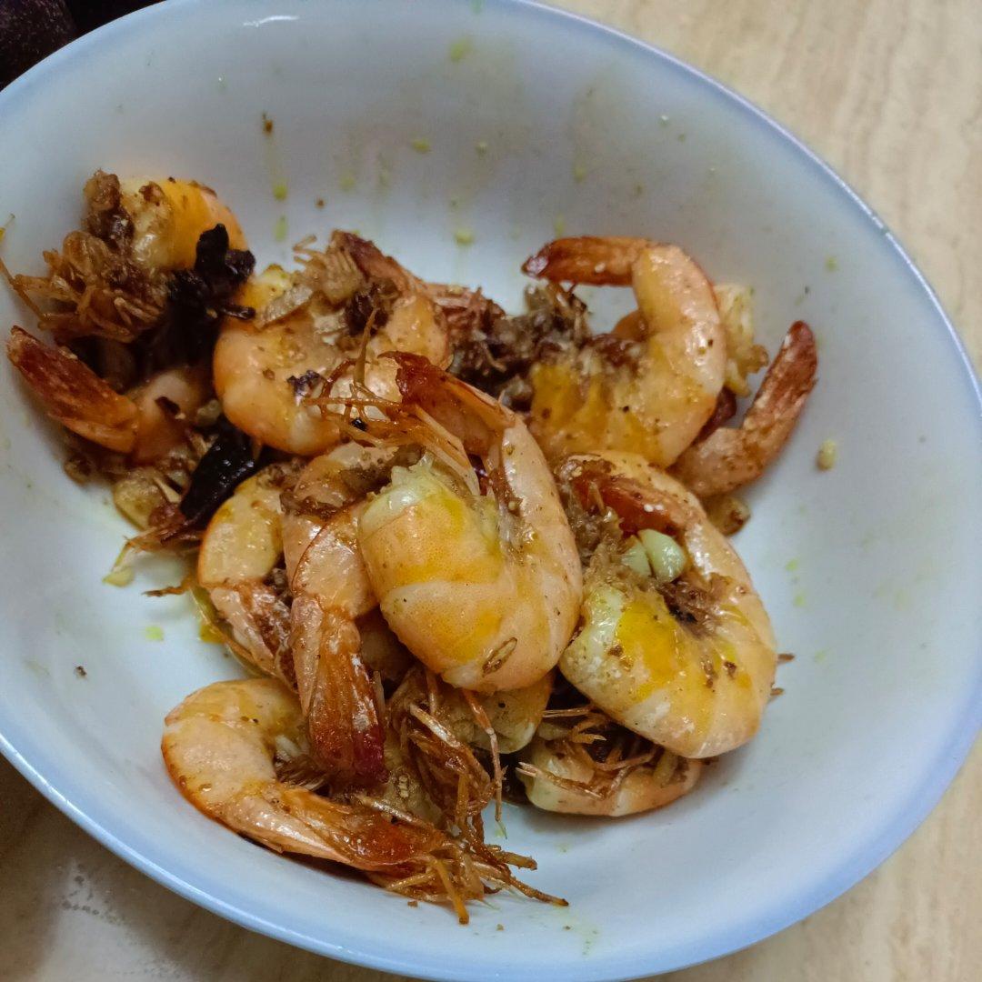 美味蒜香孜然基围虾