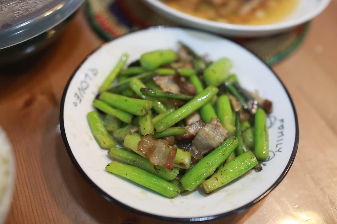 五花肉炒红菜苔（一定要用五花肉）