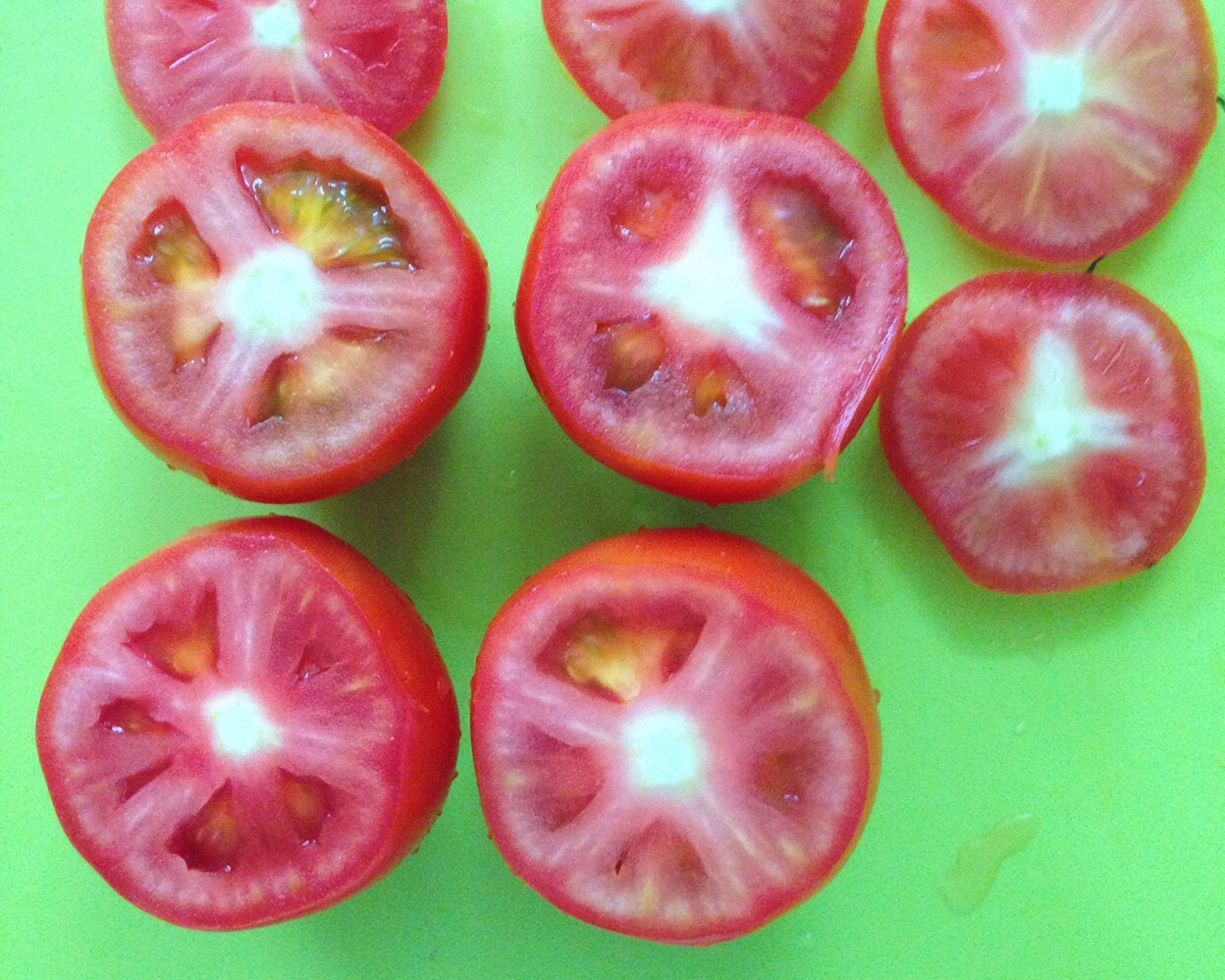 烤芝士番茄蛋的做法 步骤1