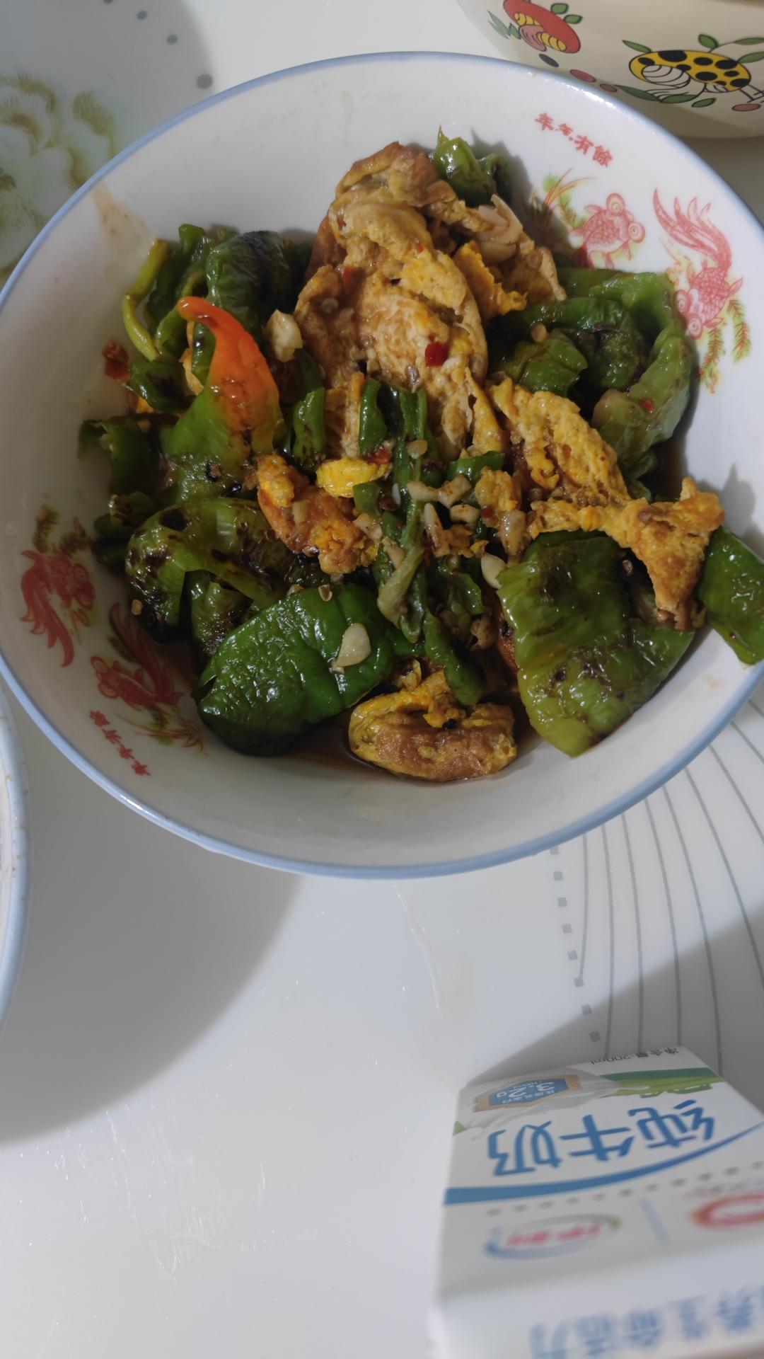 超级下饭的虎皮青椒炒鸡蛋！三碗饭都不够