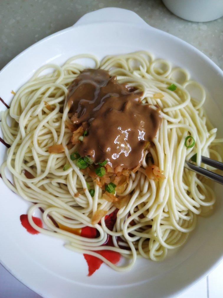 来一碗武汉热干面吧