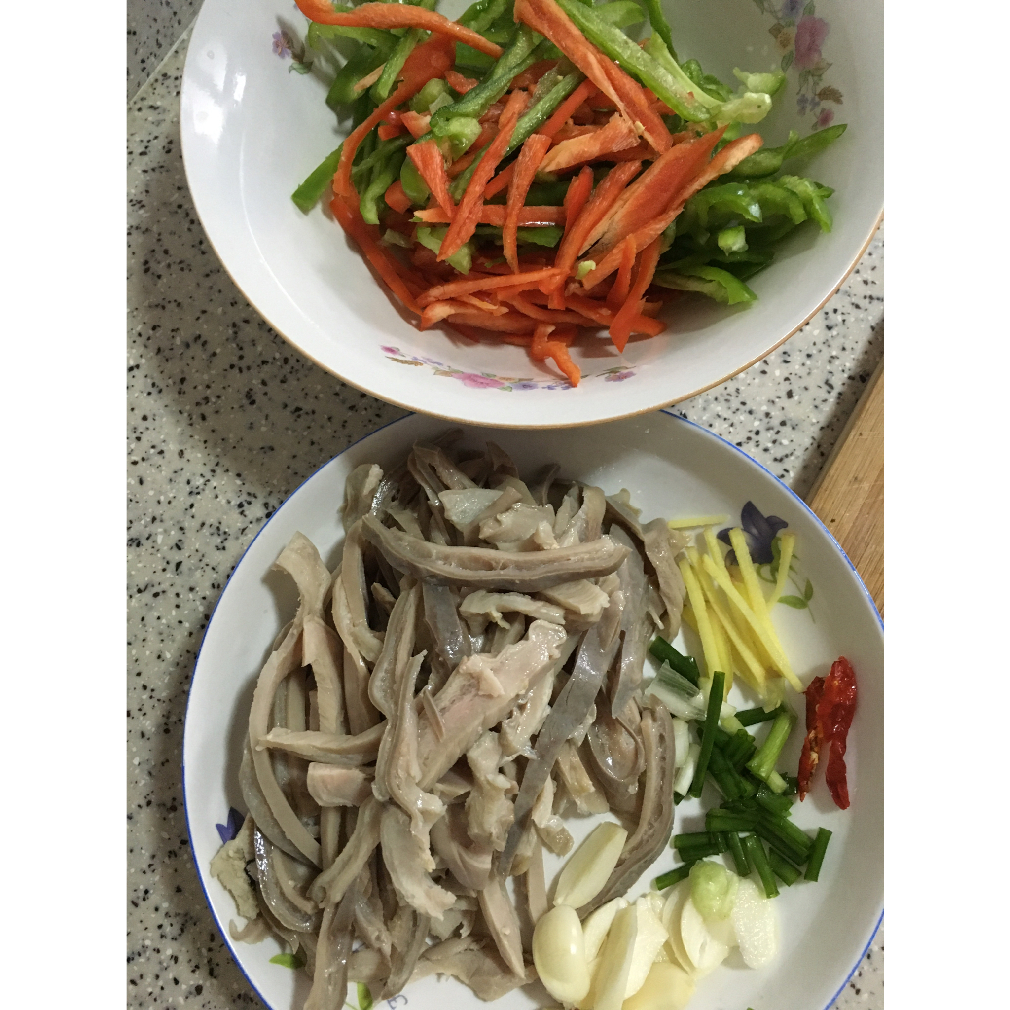 辣椒炒肚丝