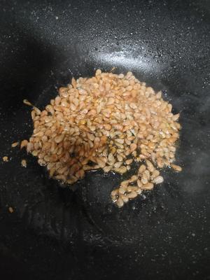 韭菜炒鸡蛋虾米的做法 步骤3