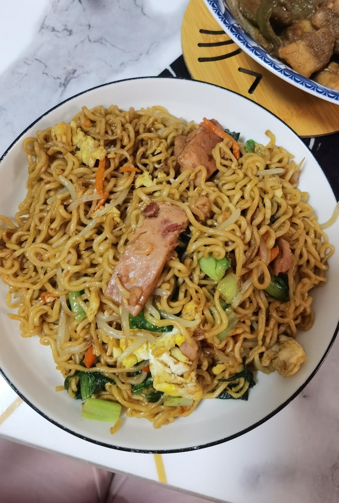 秒杀路边摊的炒方便面