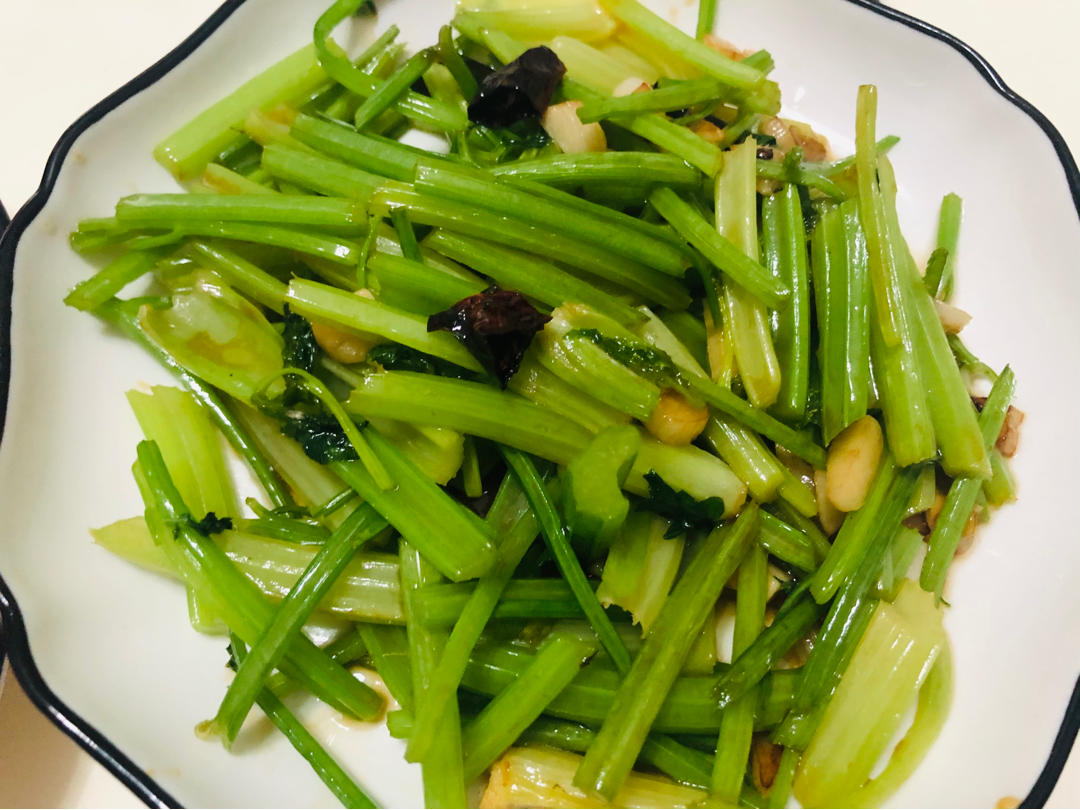 素炒芹菜