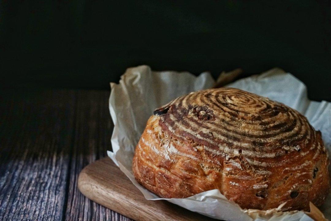 全麦山核桃橄榄欧包-Staub珐琅铸铁锅