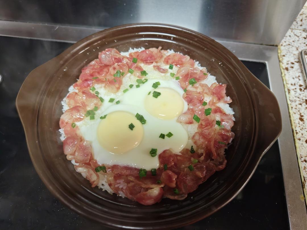 腊味煲仔饭，20分钟饭菜同出