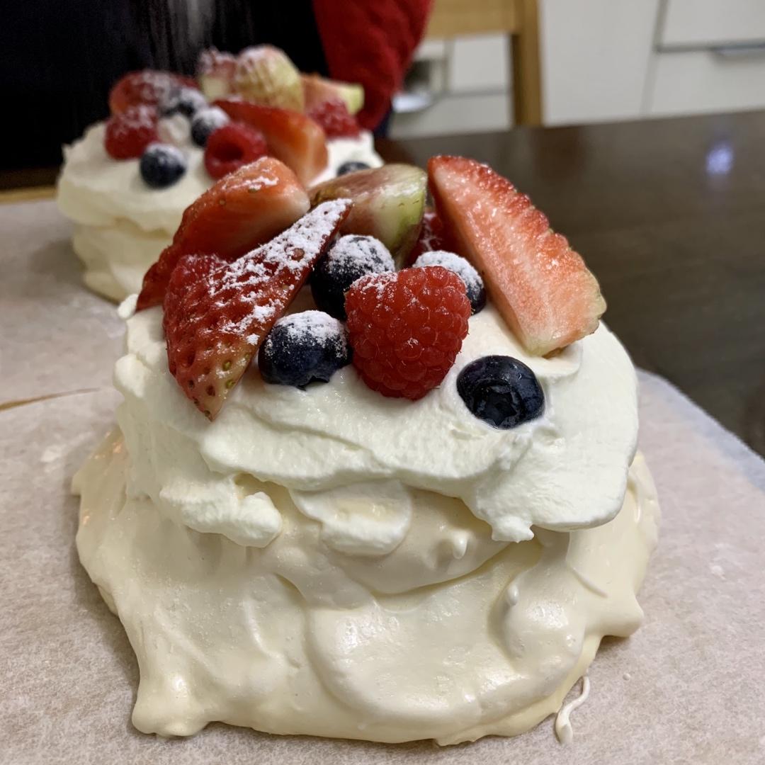 【视频】Pavlova 帕芙洛娃～新西兰奶油水果蛋白饼