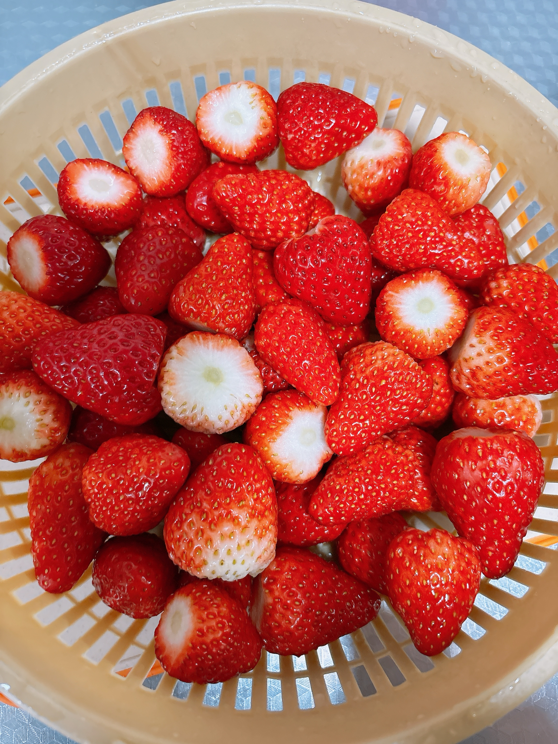自制草莓酱🍓（无水无添加）的做法 步骤1