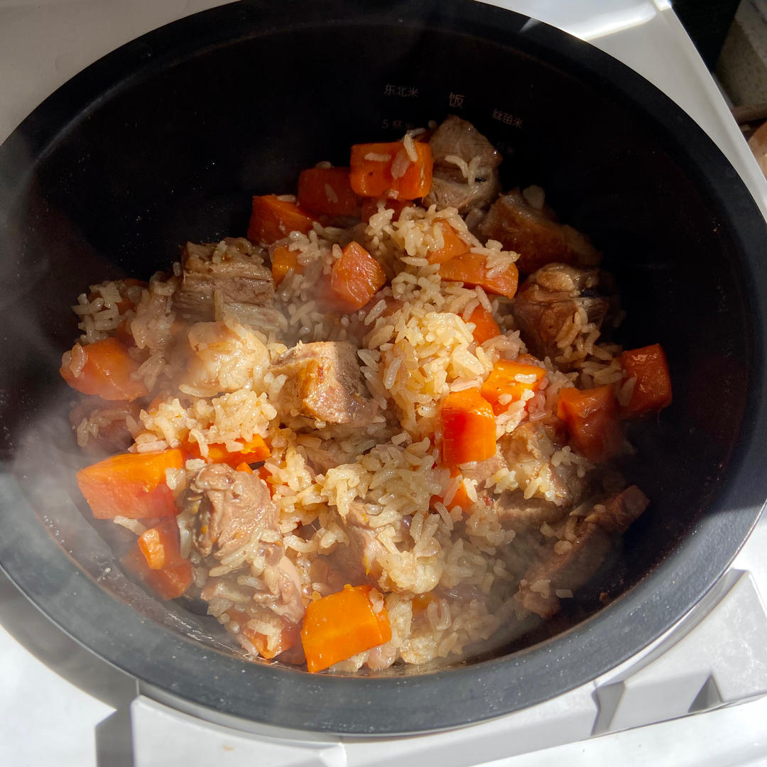 新疆羊肉抓饭（不糊底电饭煲版）